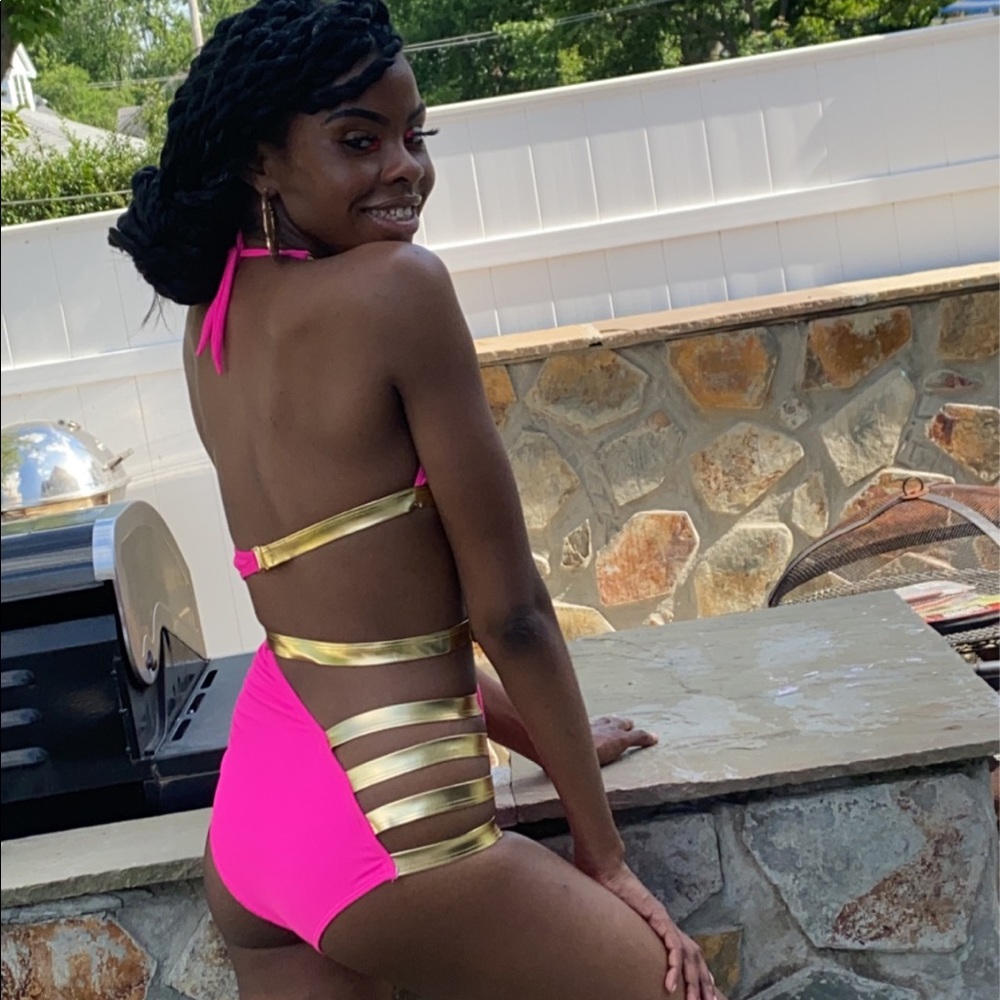 Bathing suit 👙💕 - Picture 2 of 2